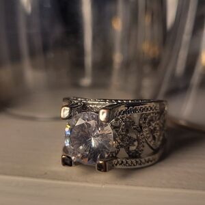 Elegant Silver Ring with Clear Gemstone